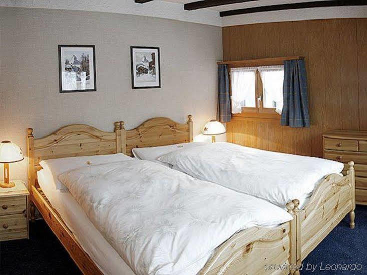 Petit Helvetia Budget Hotel Zermatt Værelse billede